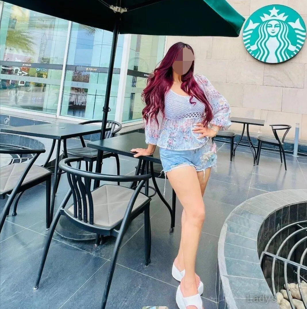 Joshi, 25 years old Bangalore escort girl with big tits, height 162 sm, Weight  kg