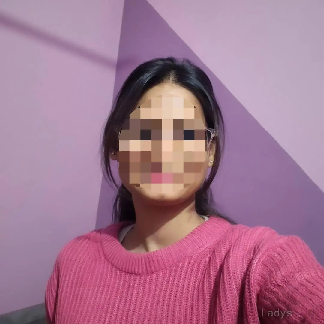 Karla, 22 years old Bangalore escort girl with big tits, height 163 sm, Weight kg