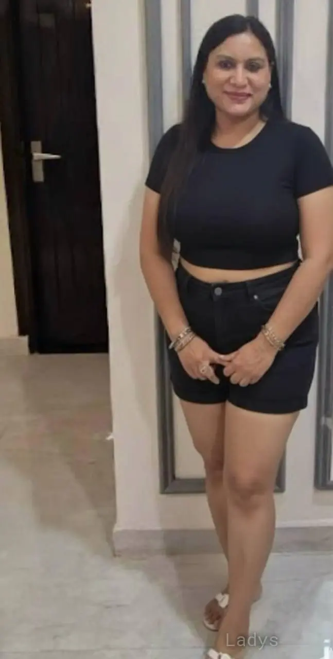 Lavnya, 20 years old Bangalore escort girl with big tits, height 154 sm, Weight kg