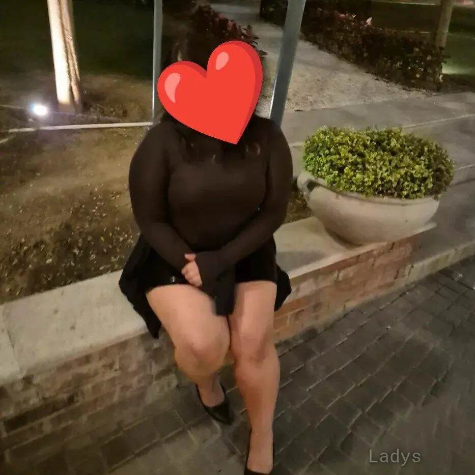 Pari, 24 years old Bangalore escort girl with big tits, height 154 sm, Weight  kg
