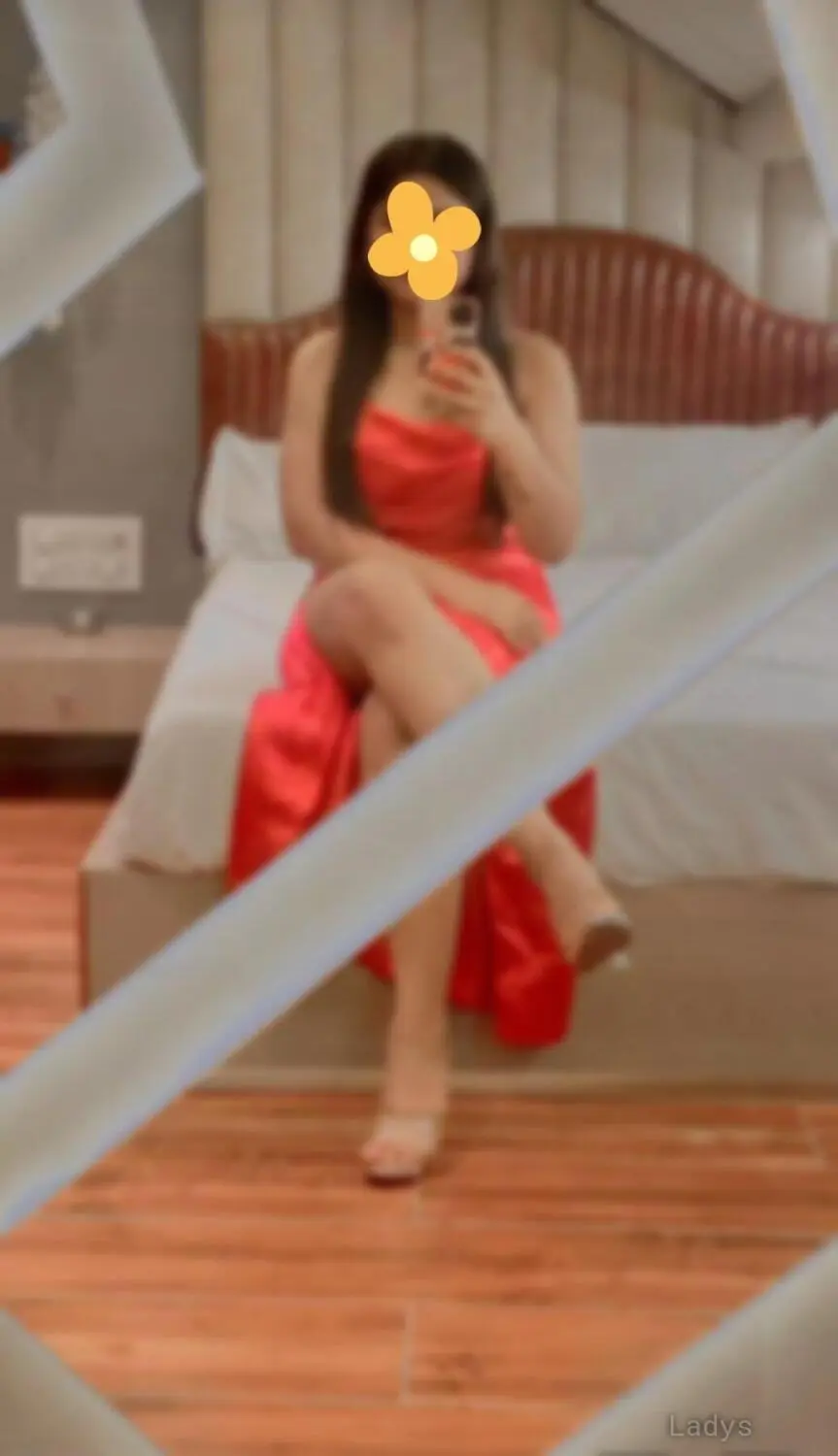 Sara, 22 years old Bangalore escort girl with big tits, height 157 sm, Weight kg