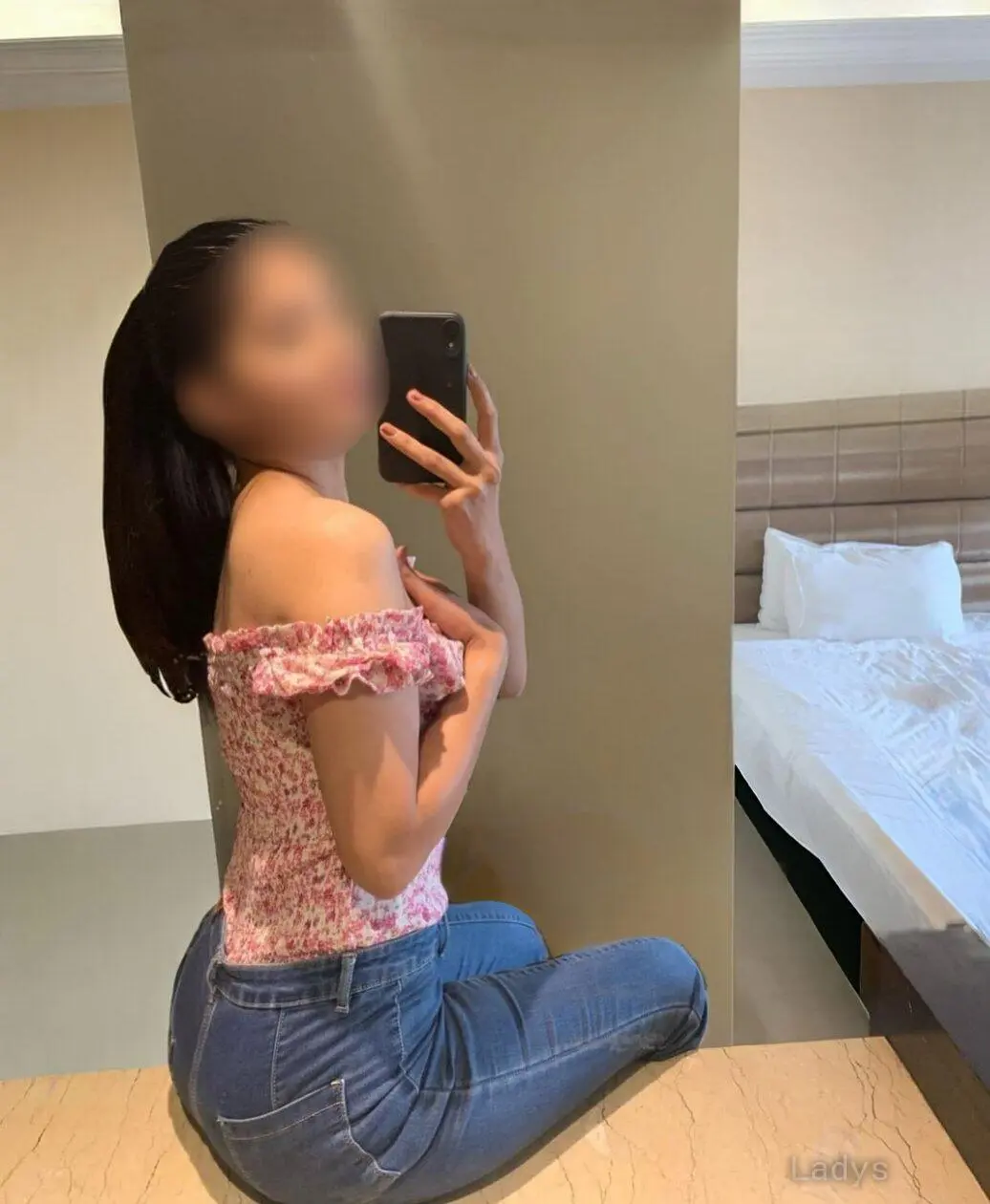 Smitha, 21 years old Bangalore escort girl with big tits, height 165 sm, Weight  kg