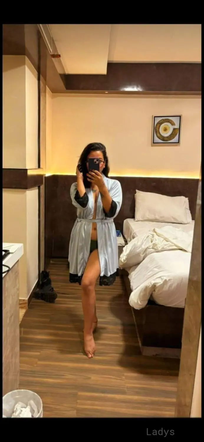 Anna, 21 years beautiful nude Bangalore escorts girl, height 154 sm, Weight kg