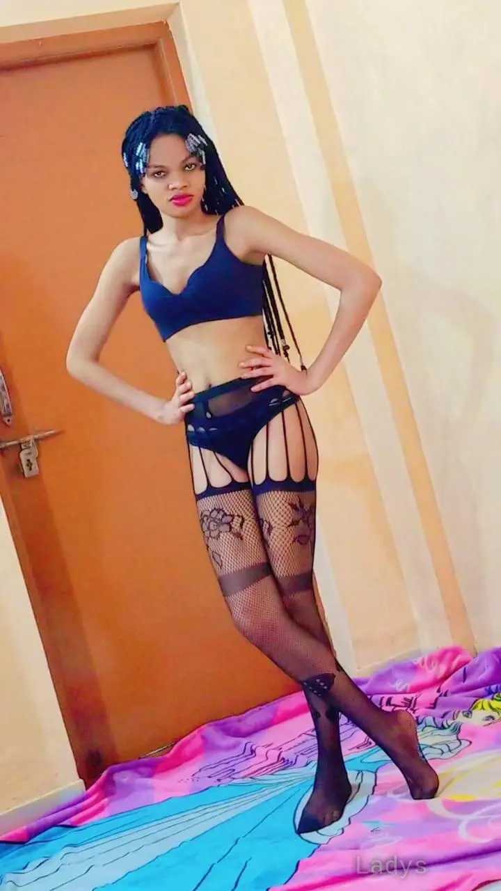 Bella, 23 years beautiful nude Bangalore escorts girl, height  sm, Weight  kg