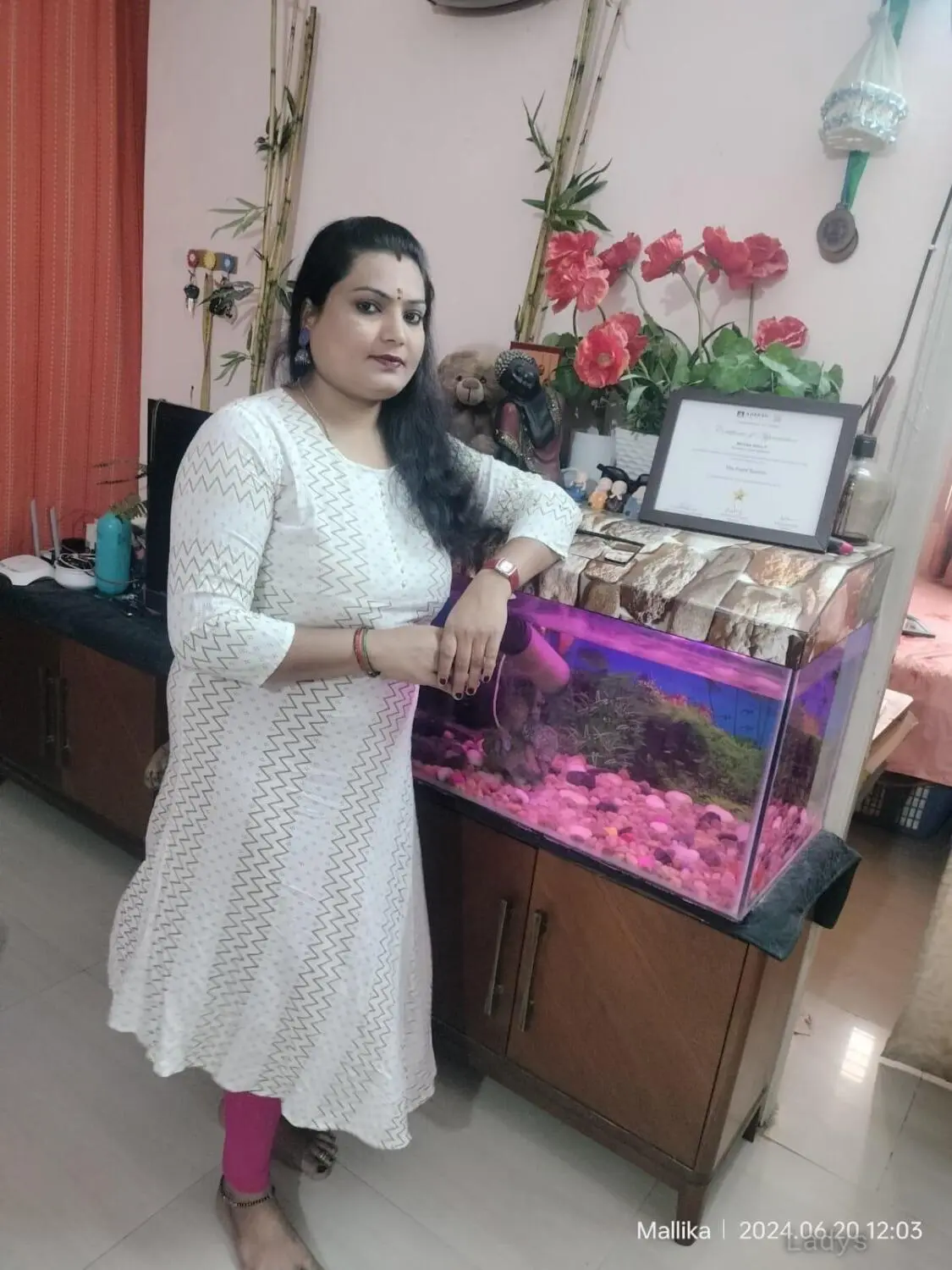 Divya, 27 years beautiful nude Bangalore escorts girl, height 150 sm, Weight  kg