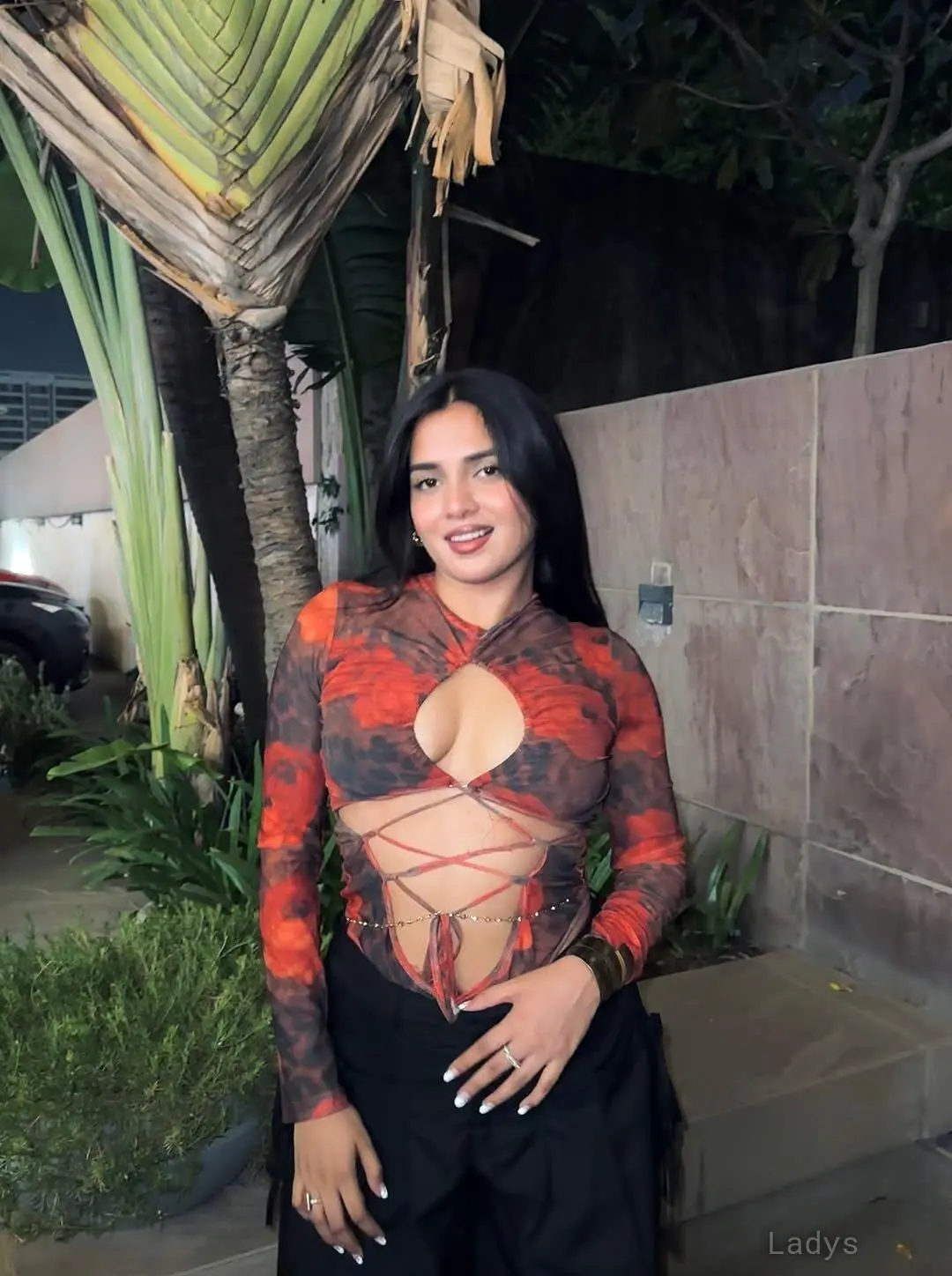 Emma, 23 years beautiful nude Bangalore escorts girl, height 154 sm, Weight kg