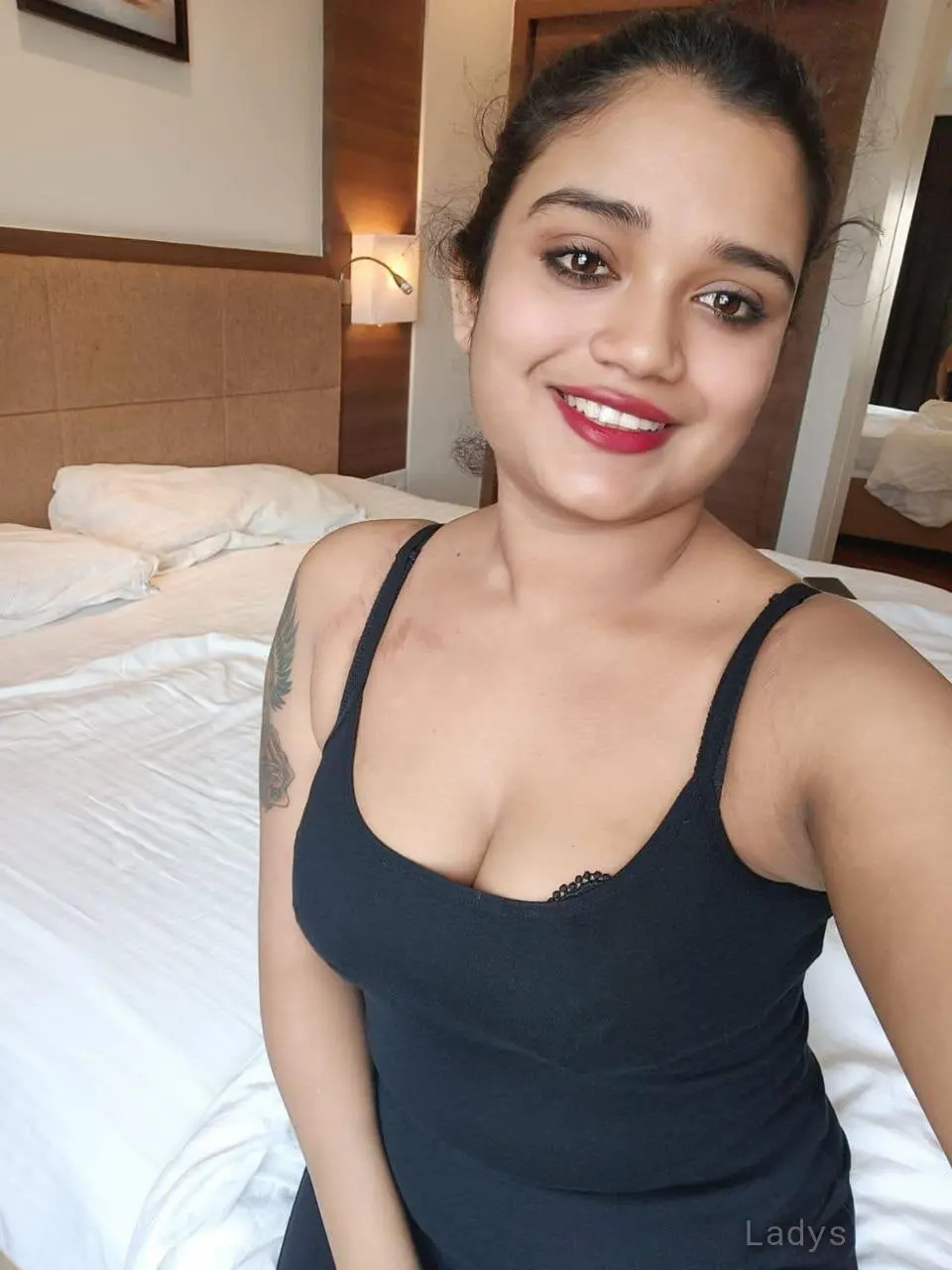Khushi Patil, 22 years beautiful nude Bangalore escorts girl, height sm, Weight kg