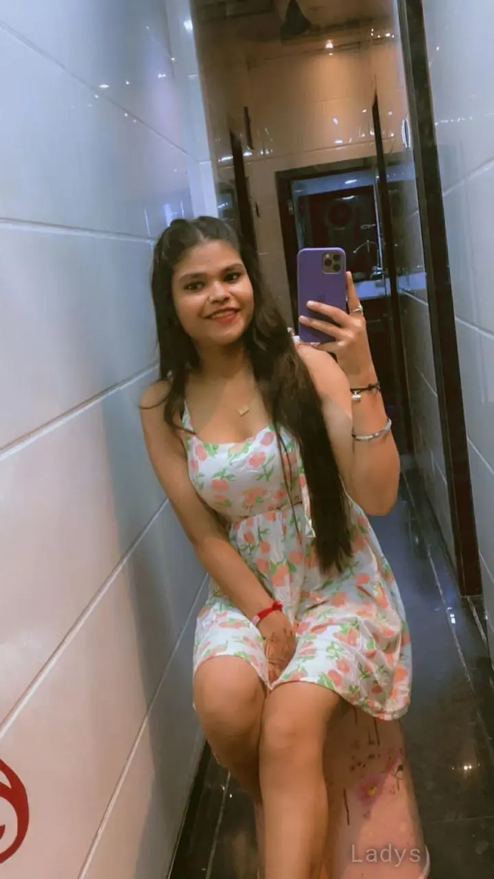Lainey, 24 years beautiful nude Bangalore escorts girl, height 160 sm, Weight  kg