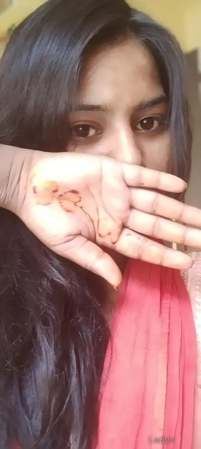 Meghna, 22 years beautiful nude Bangalore escorts girl, height 156 sm, Weight  kg