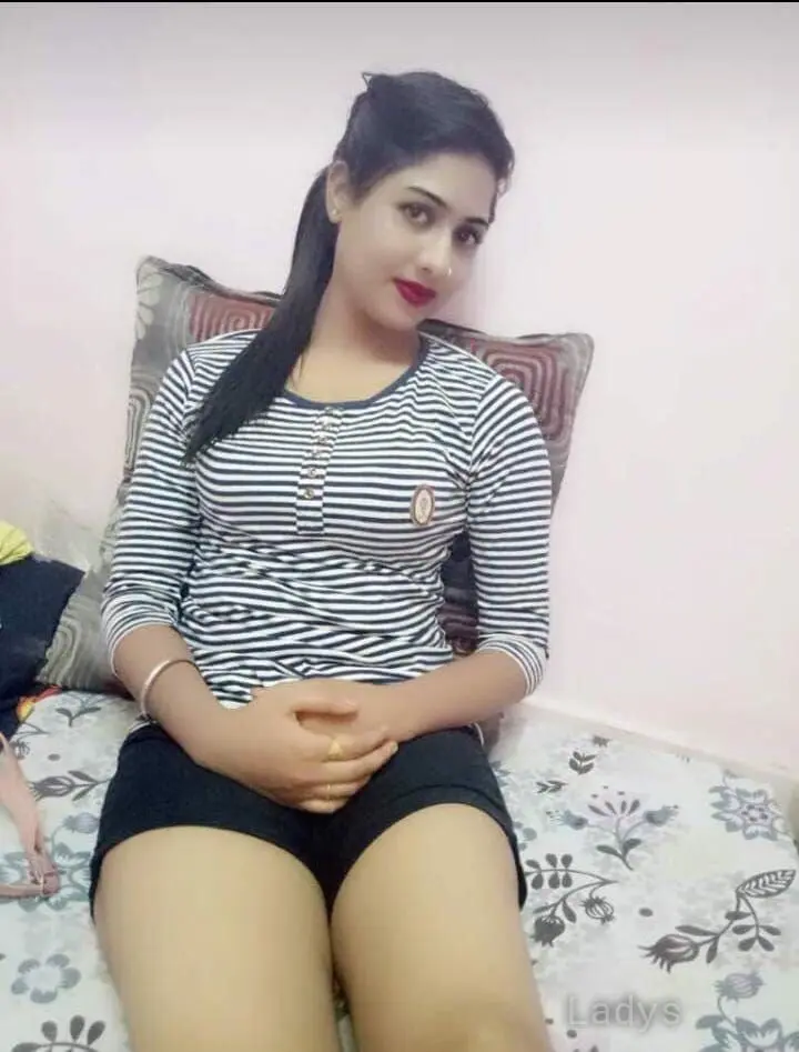 Naina, 23 years beautiful nude Bangalore escorts girl, height 153 sm, Weight kg