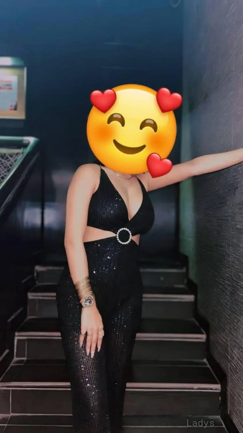 Nancy, 23 years beautiful nude Bangalore escorts girl, height 157 sm, Weight  kg
