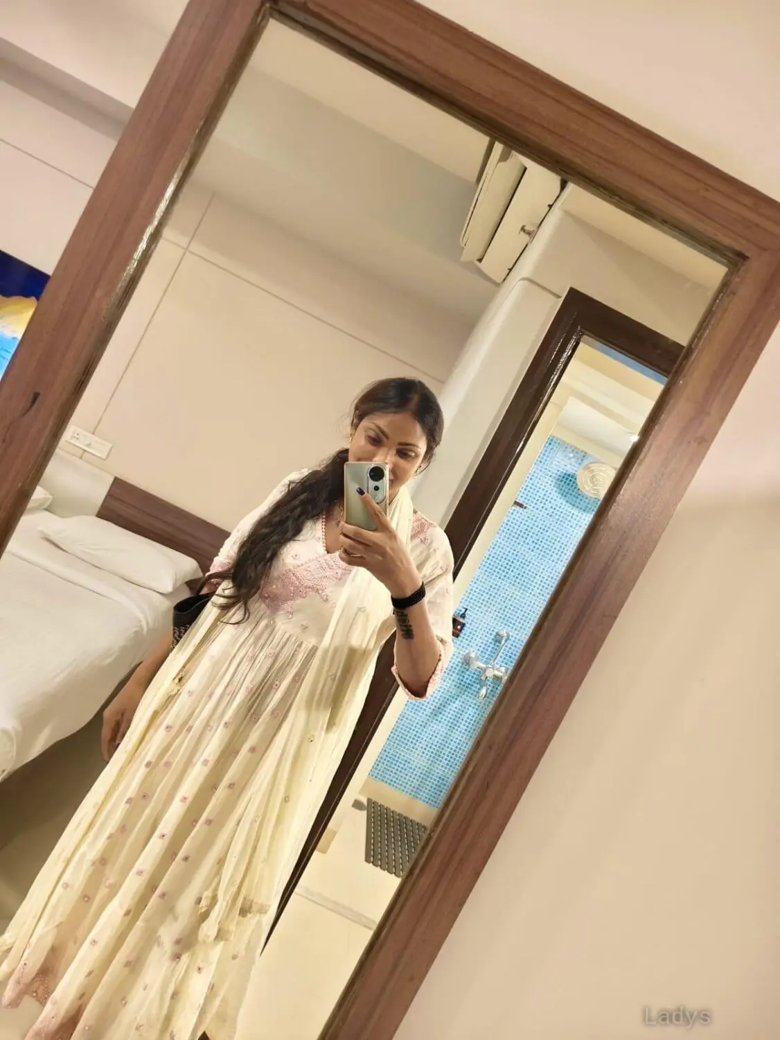 Navya, 24 years beautiful nude Bangalore escorts girl, height 173 sm, Weight kg