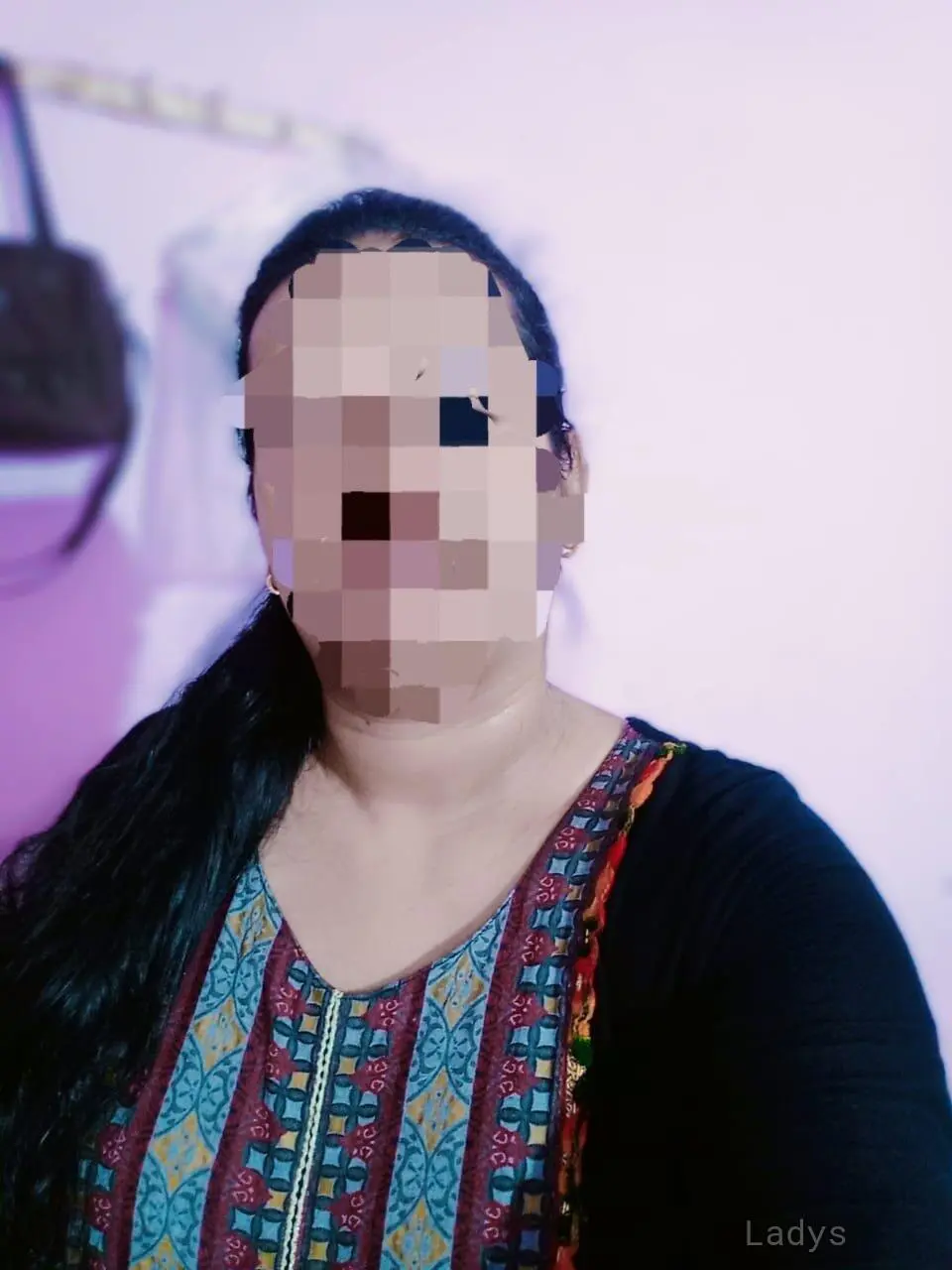 Neha, 24 years beautiful nude Bangalore escorts girl, height 154 sm, Weight kg