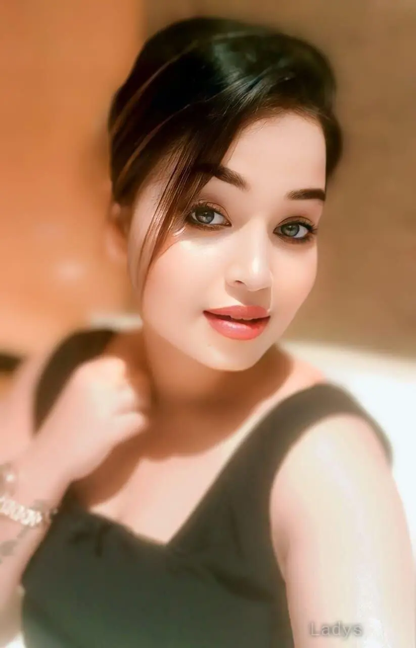 Nikita, 21 years beautiful nude Bangalore escorts girl, height 154 sm, Weight kg