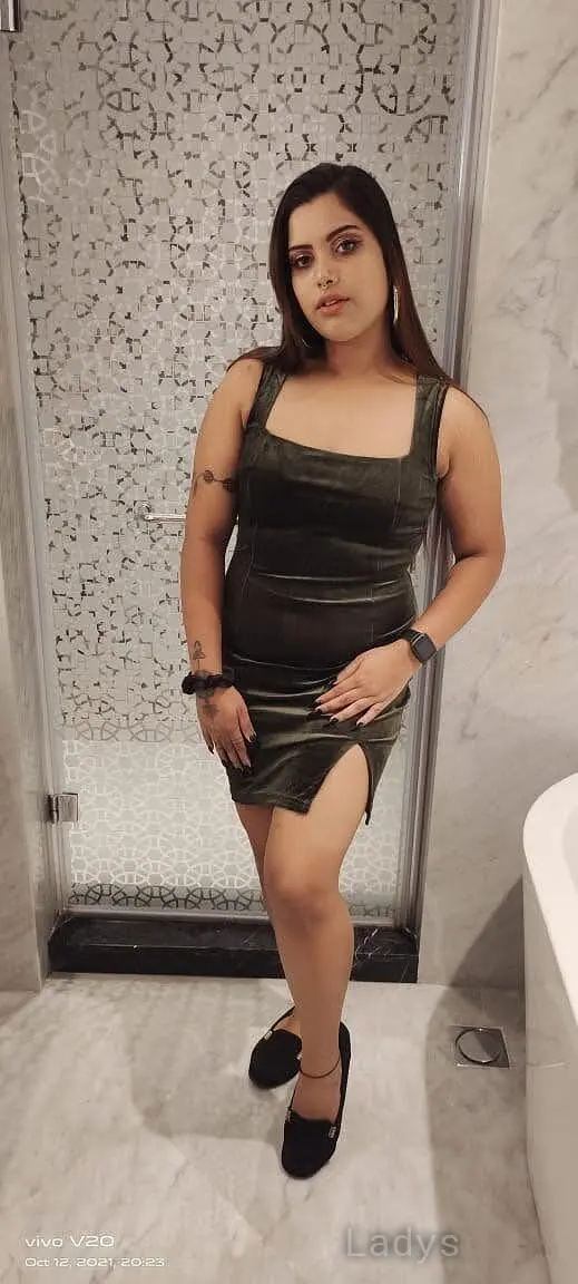 Noor Bengail Model, 22 years beautiful nude Bangalore escorts girl, height 184 sm, Weight  kg