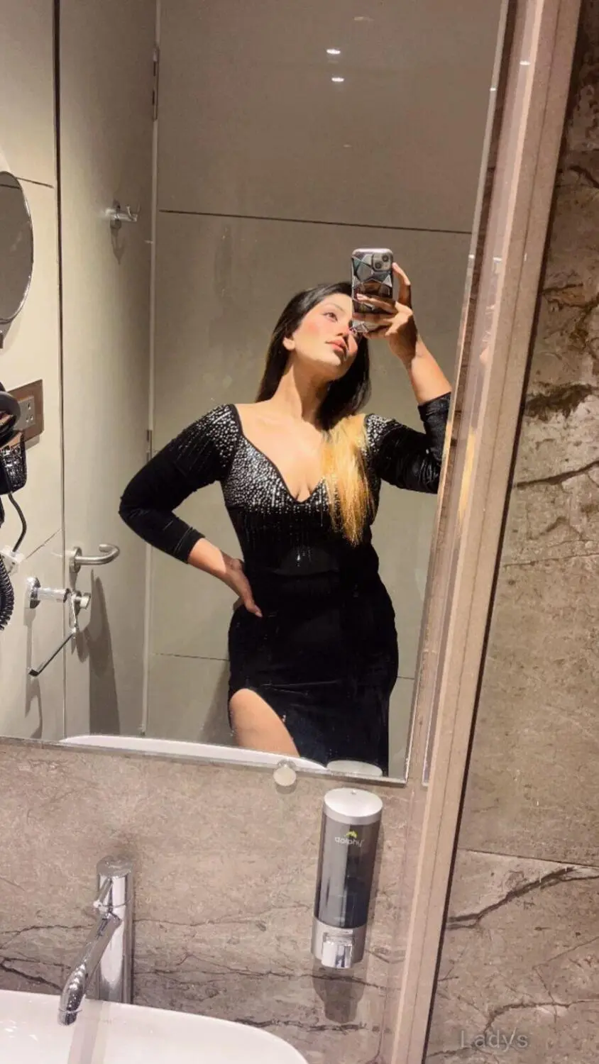 Olga, 21 years beautiful nude Bangalore escorts girl, height 165 sm, Weight  kg