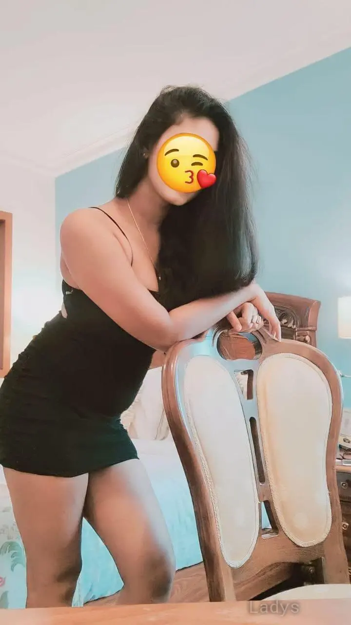 Richa, 27 years beautiful nude Bangalore escorts girl, height 155 sm, Weight  kg