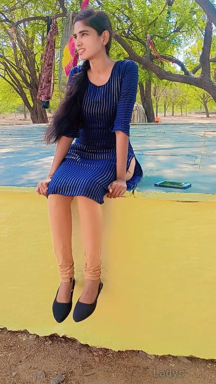 Ruhi, 22 years beautiful nude Bangalore escorts girl, height 165 sm, Weight  kg