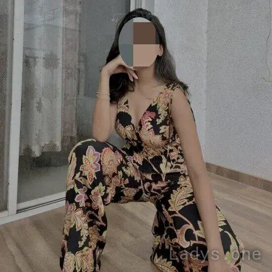 Ruhi, 24 years beautiful nude Bangalore escorts girl, height 164 sm, Weight 50 kg