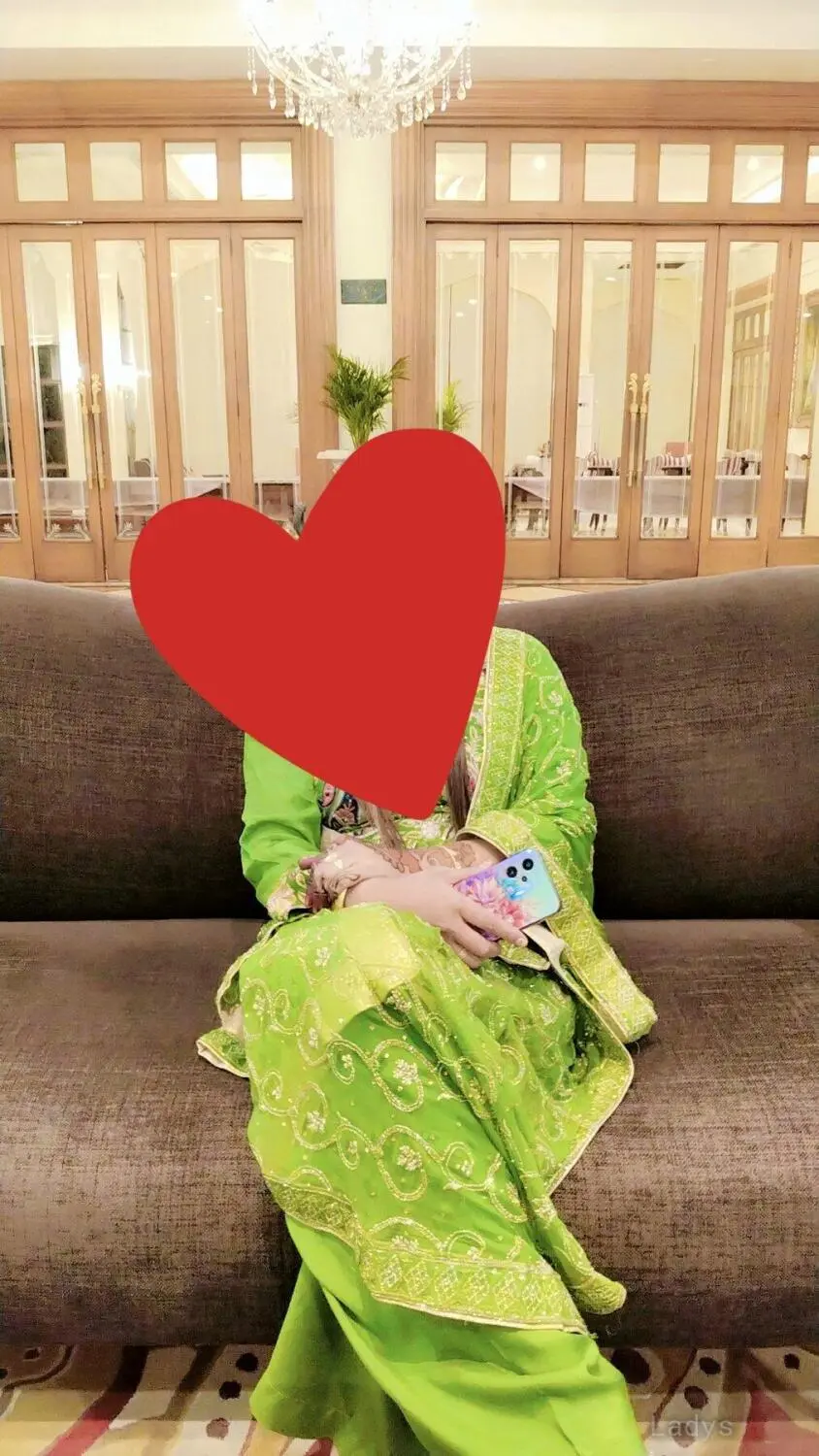 Seema, 30 years beautiful nude Bangalore escorts girl, height 154 sm, Weight  kg