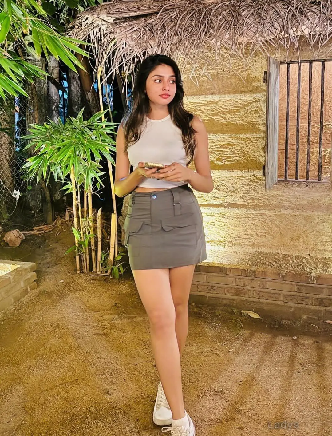 Sima, 22 years beautiful nude Bangalore escorts girl, height 162 sm, Weight  kg
