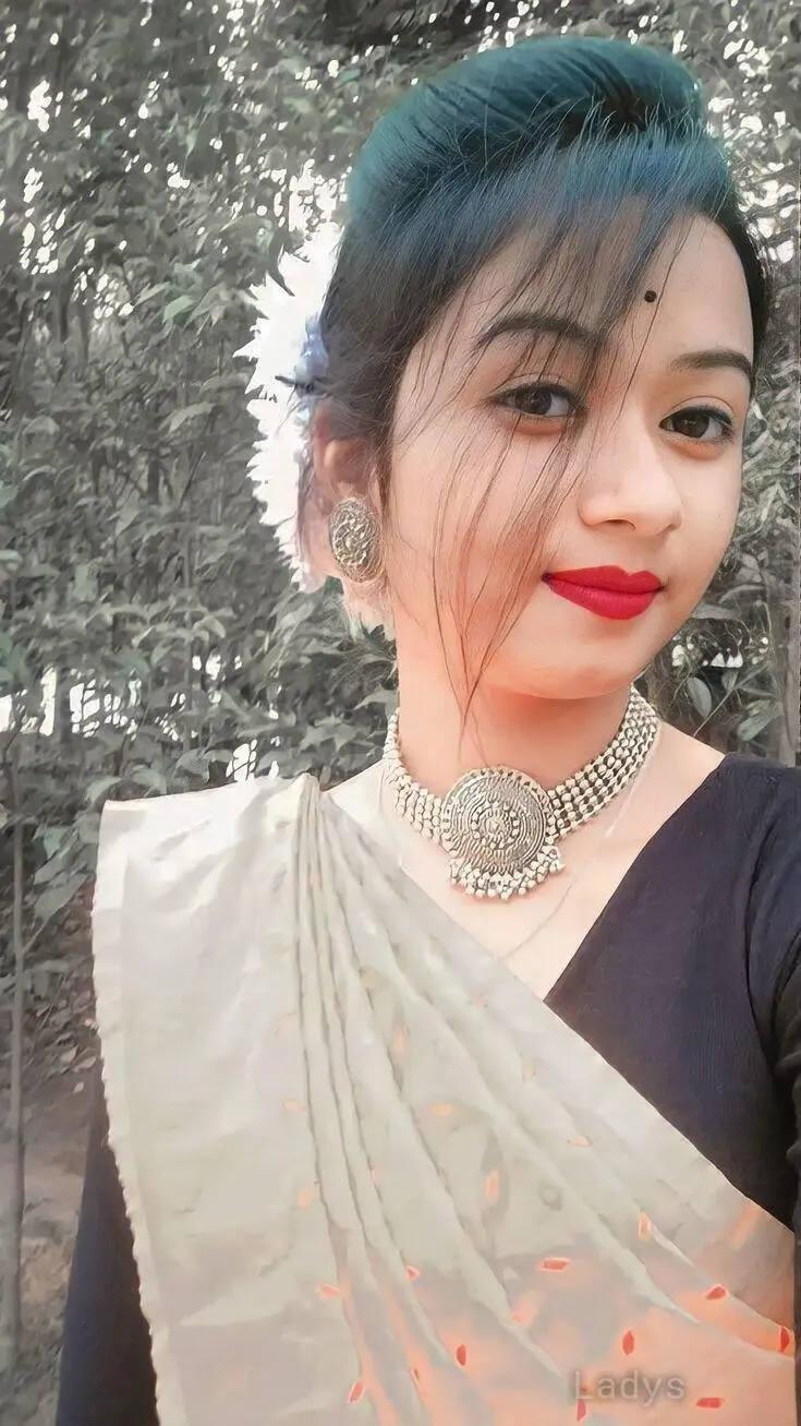 Sonam, 25 years beautiful nude Bangalore escorts girl, height 165 sm, Weight kg