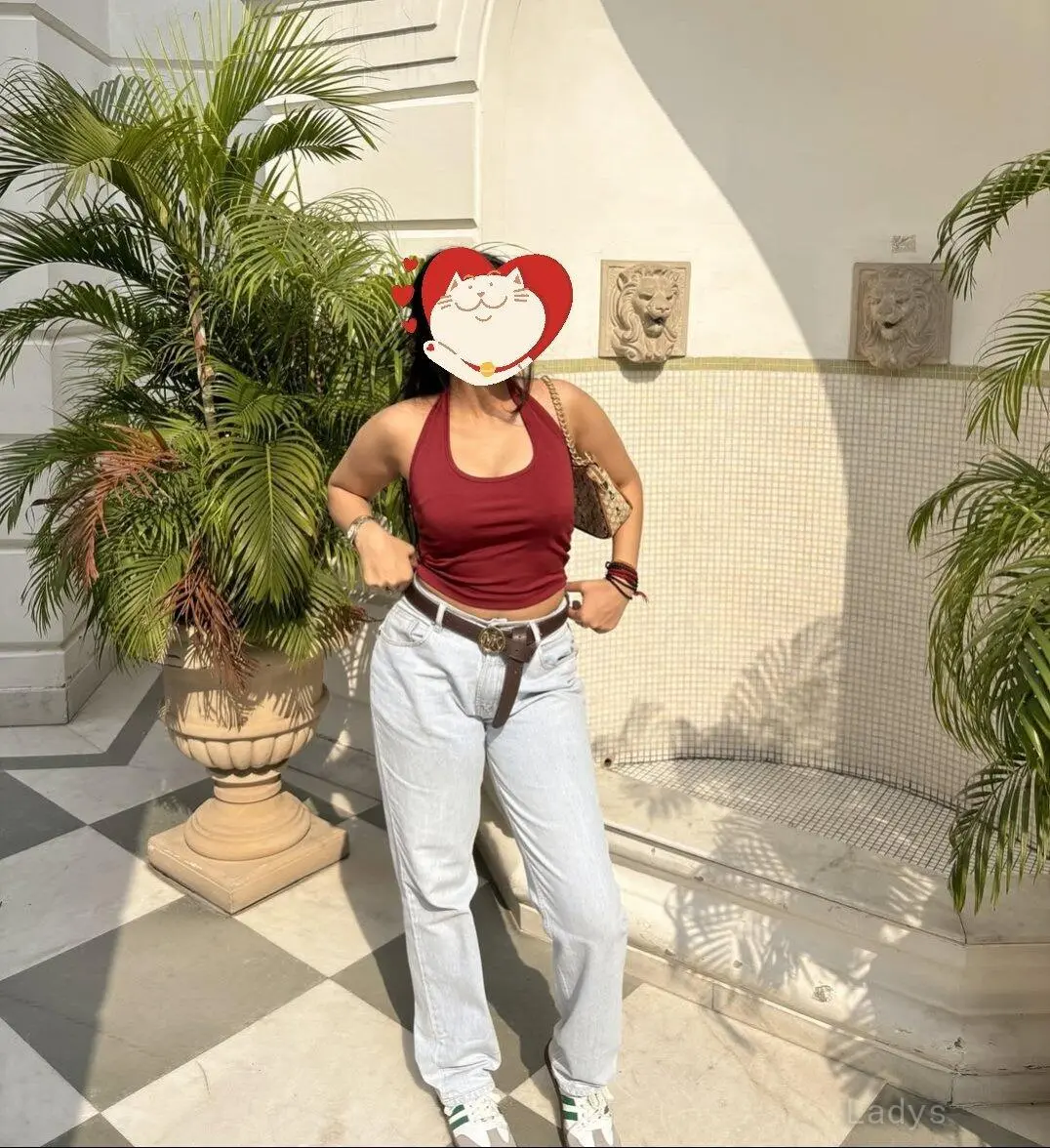 Tanvi, 24 years beautiful nude Bangalore escorts girl, height 155 sm, Weight kg