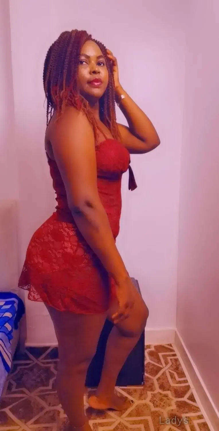 Tasha, 24 years beautiful nude Bangalore escorts girl, height 156 sm, Weight 58 kg