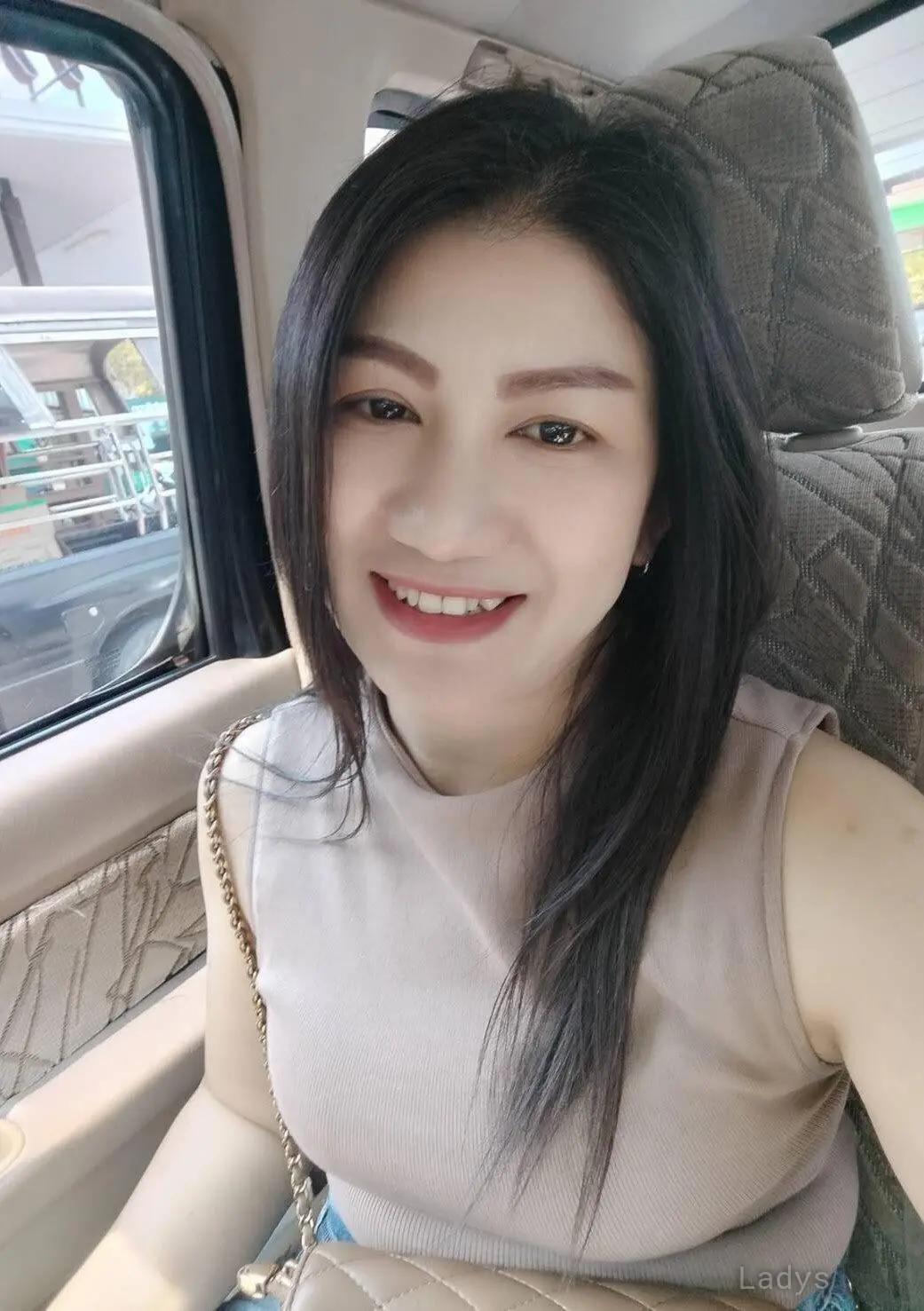 Jam's, 31 years old Bangkok escort girl with big tits, height 170 sm, Weight  kg