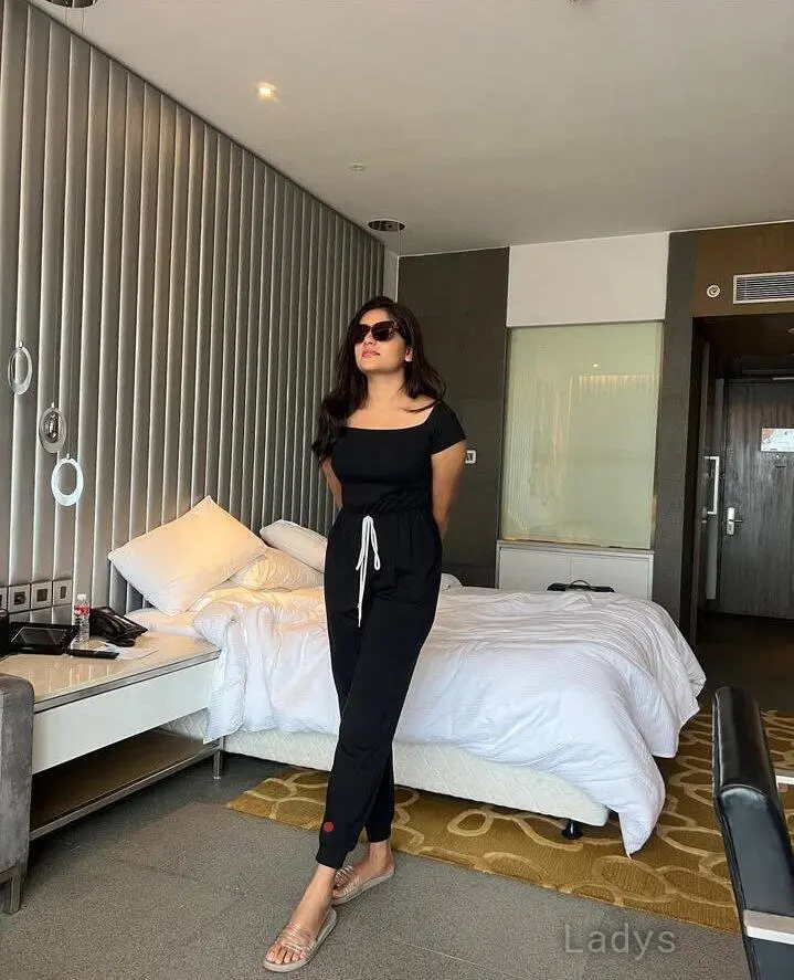 Riya, 21 years old Bangkok escort girl with big tits, height 160 sm, Weight  kg