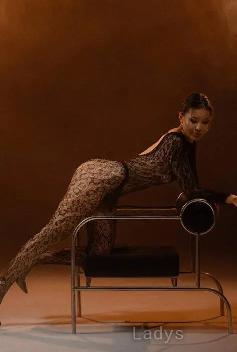 Adele, 24 years beautiful nude Bangkok escorts girl, height 168 sm, Weight 60 kg