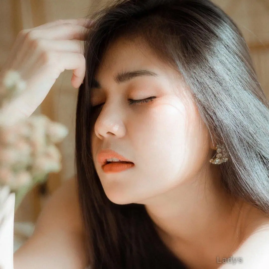 Amam7078, 27 years beautiful nude Bangkok escorts girl, height 158 sm, Weight 57 kg