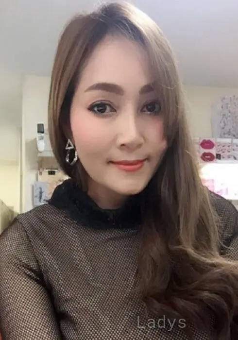 Aommy, 26 years beautiful nude Bangkok escorts girl, height 157 sm, Weight 49 kg
