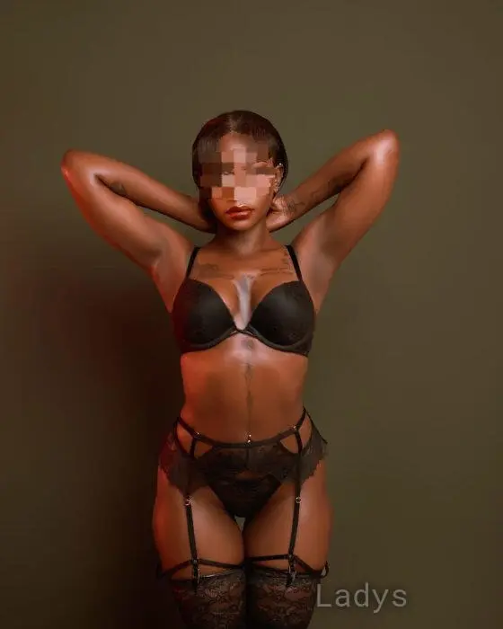 Caroline, 26 years beautiful nude Bangkok escorts girl, height 165 sm, Weight 57 kg