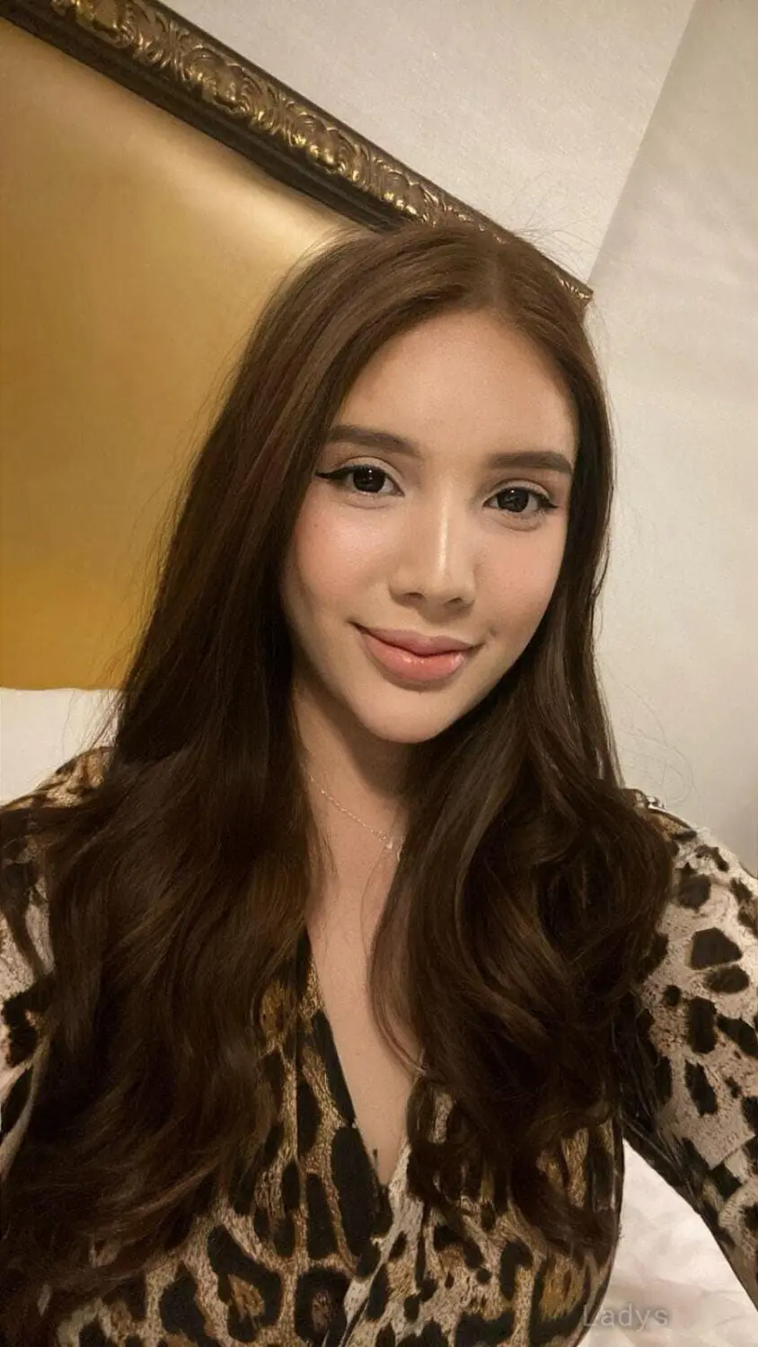 Celeste, 24 years beautiful nude Bangkok escorts girl, height  sm, Weight  kg