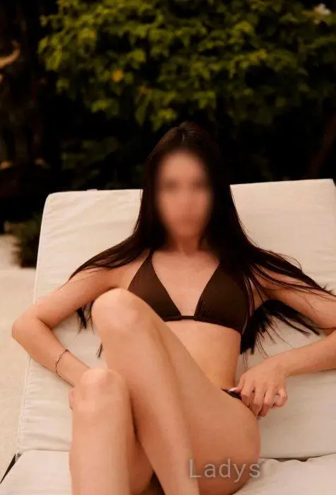 Diana, 24 years beautiful nude Bangkok escorts girl, height 163 sm, Weight 45 kg