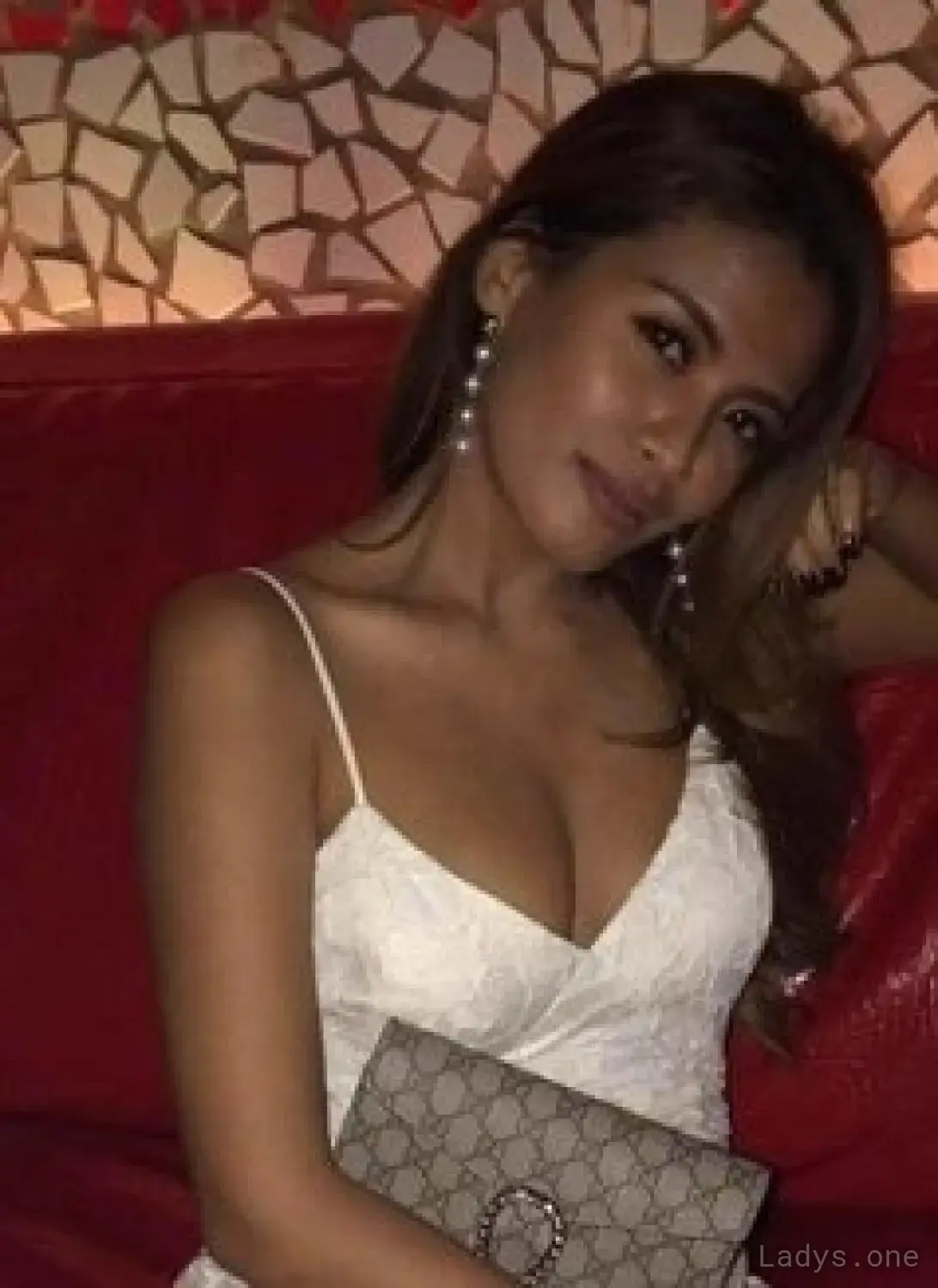 Kimmy, 27 years beautiful nude Bangkok escorts girl, height 165 sm, Weight 53 kg