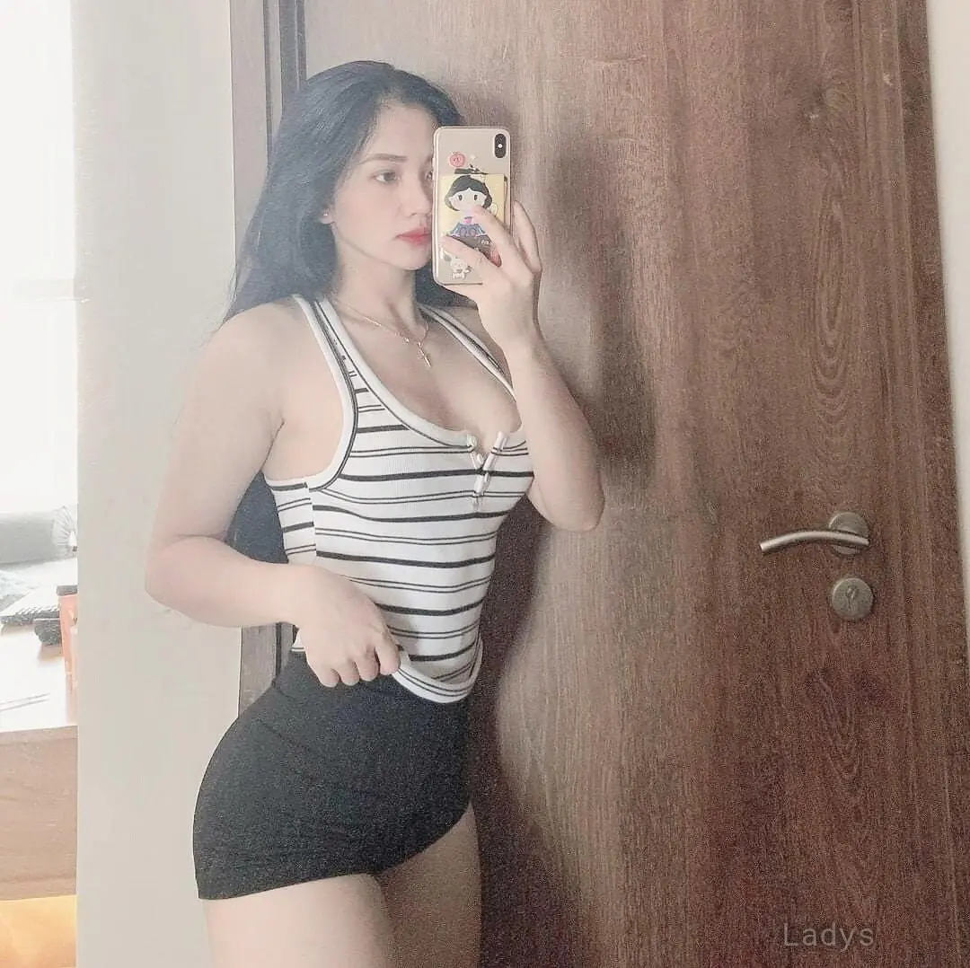 Lavi, 25 years beautiful nude Bangkok escorts girl, height 168 sm, Weight  kg
