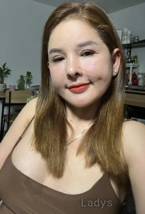 Lily, 27 years beautiful nude Bangkok escorts girl, height 166 sm, Weight 58 kg