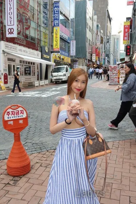 Melanie, 27 years beautiful nude Bangkok escorts girl, height 171 sm, Weight 54 kg