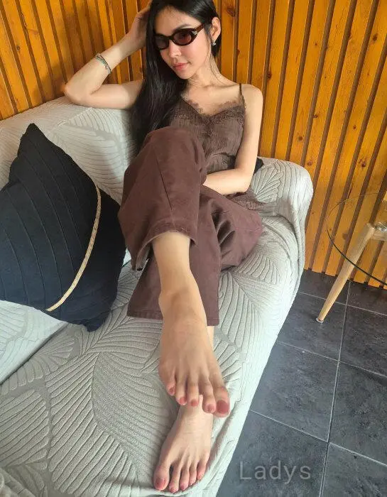 Mistress Jenny, 27 years beautiful nude Bangkok escorts girl, height 167 sm, Weight 56 kg