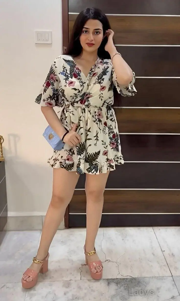 Nancy, 22 years beautiful nude Bangkok escorts girl, height 154 sm, Weight  kg