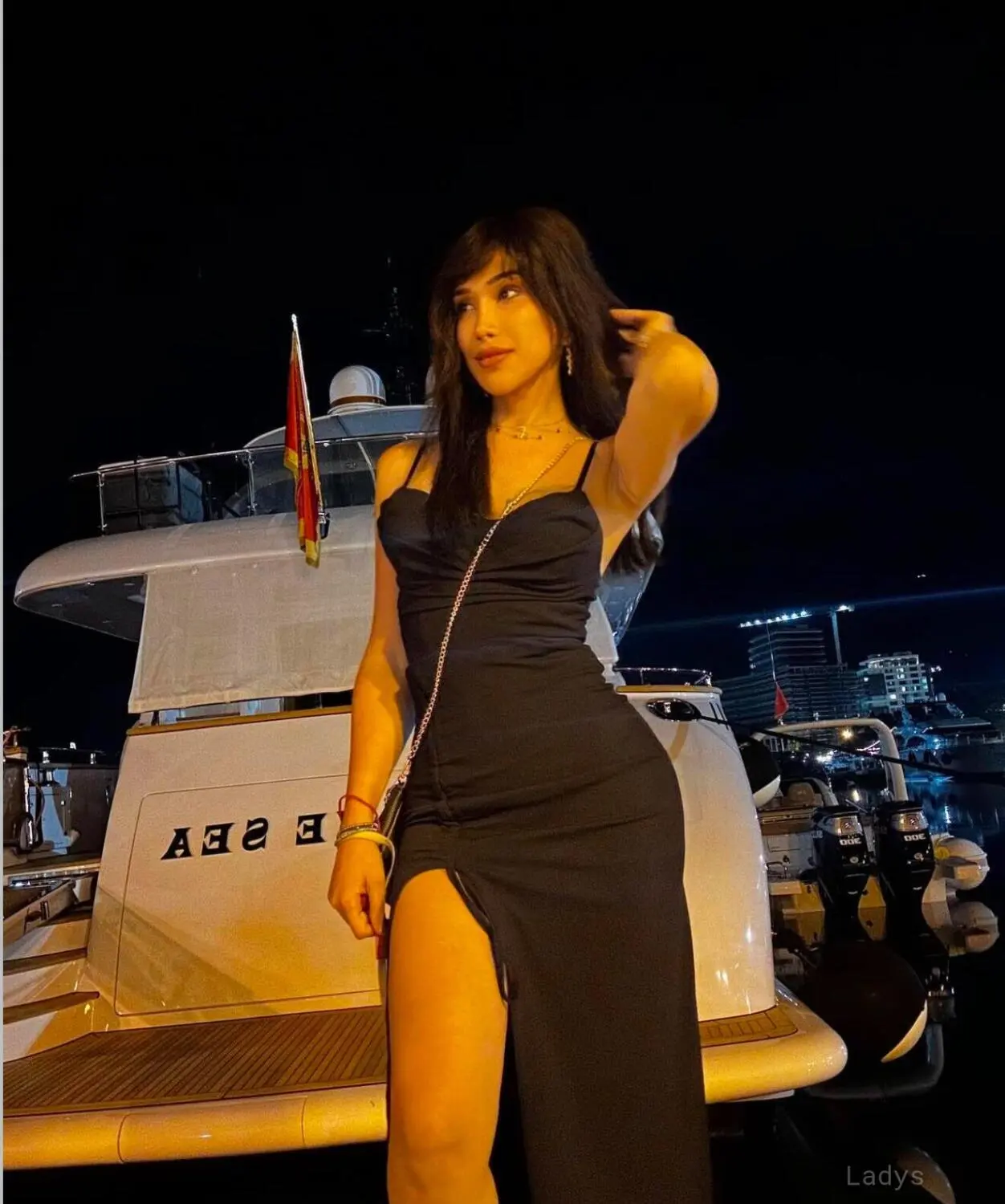Nurayy, 60 years beautiful nude Bangkok escorts girl, height 170 sm, Weight  kg