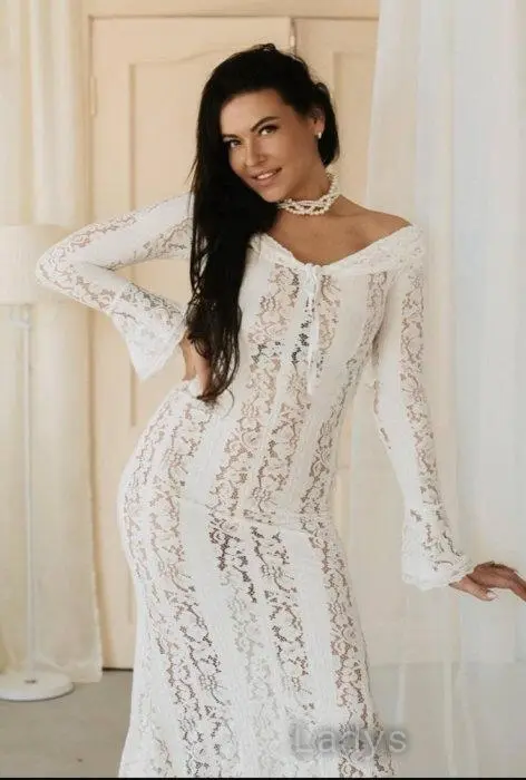 Renata, 25 years beautiful nude Bangkok escorts girl, height 169 sm, Weight 54 kg