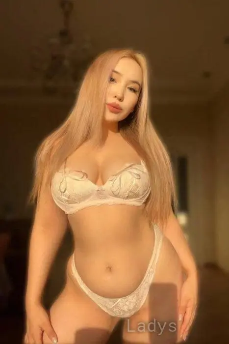 Sabina, 25 years beautiful nude Bangkok escorts girl, height 160 sm, Weight 58 kg