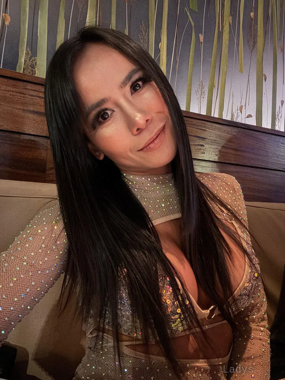 Tina Thailand, 25 years beautiful nude Bangkok escorts girl, height 168 sm, Weight 56 kg