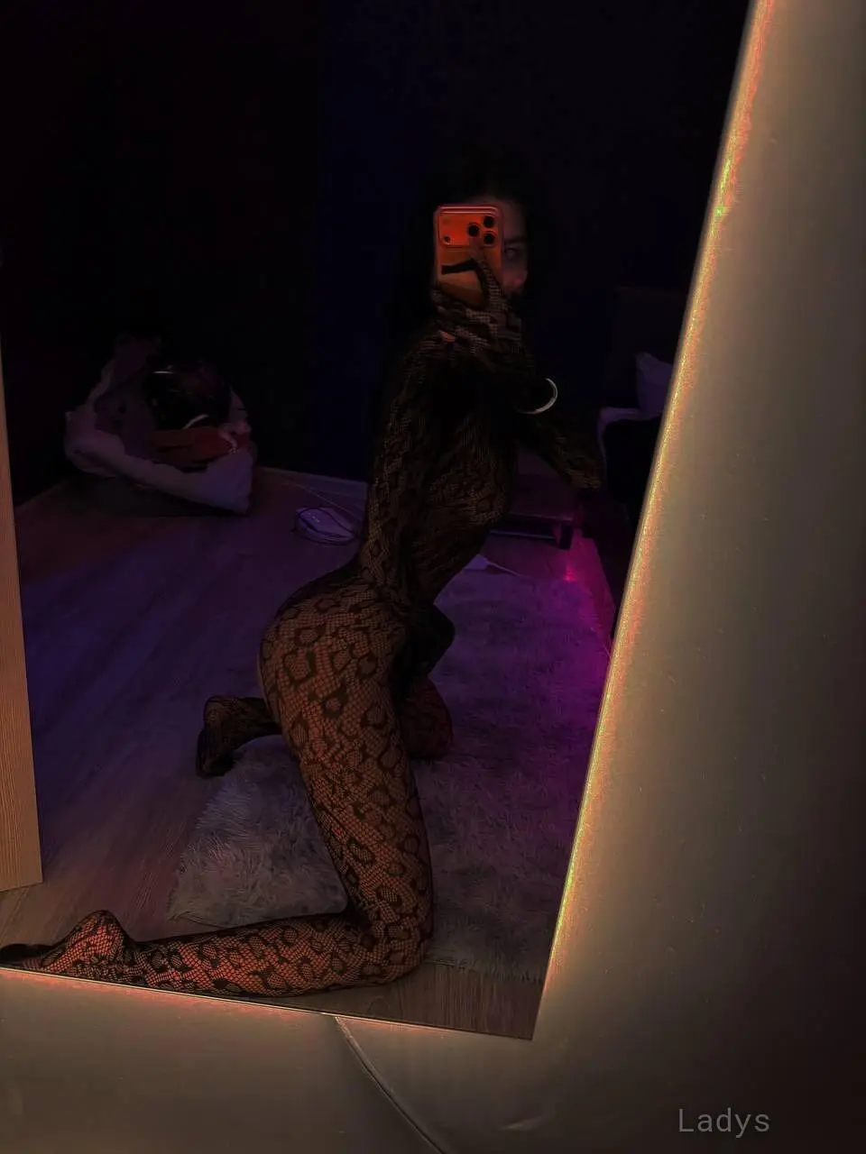 Tessa, 24 years sexy toples Bangkok scorts girl, height 168 sm, Weight  kg
