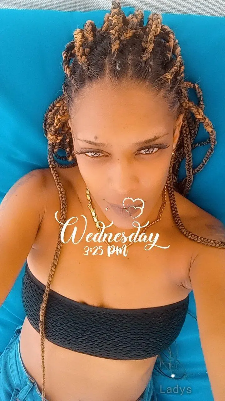 Pepper, 35 years old Barbados escort girl with big tits, height 169 sm, Weight  kg