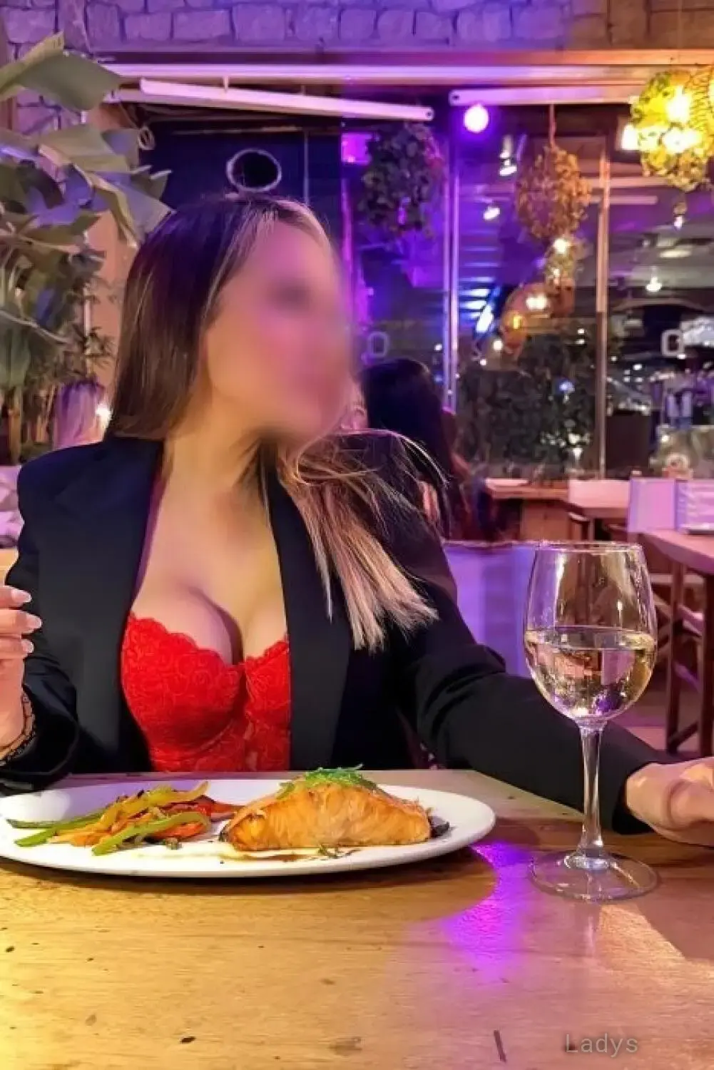CELESTE, 27 years old Barcelona escort girl with big tits, height 166 sm, Weight 50 kg