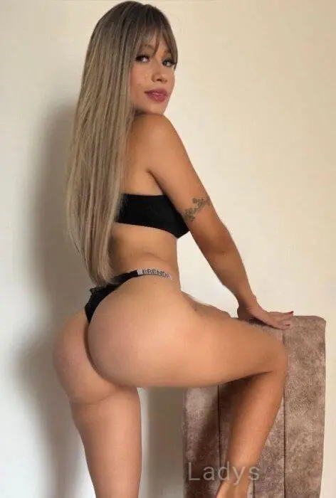 Luna, 25 years beautiful nude Barcelona escorts girl, height 160 sm, Weight 59 kg